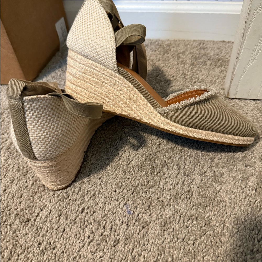 Stylish Beige Wedge Lucky Brand